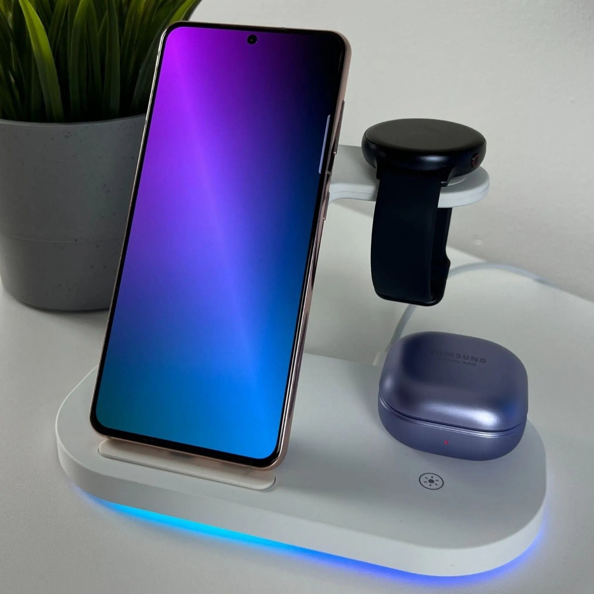 3 in 1 Samsung Wireless Charging Station with Samsung Galaxy S21, Samsung Watch, and Samsung Buds